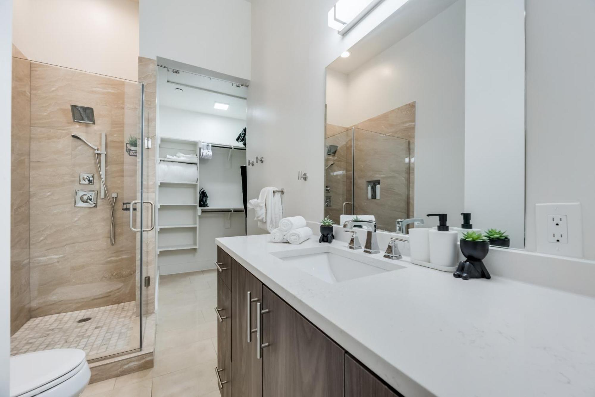 Contemporary 2Br I Gym I Parking I Workspace دالاس المظهر الخارجي الصورة